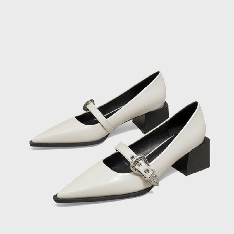 Vintage Fashion Designers - Chaussures Mary Jane vintage à bout