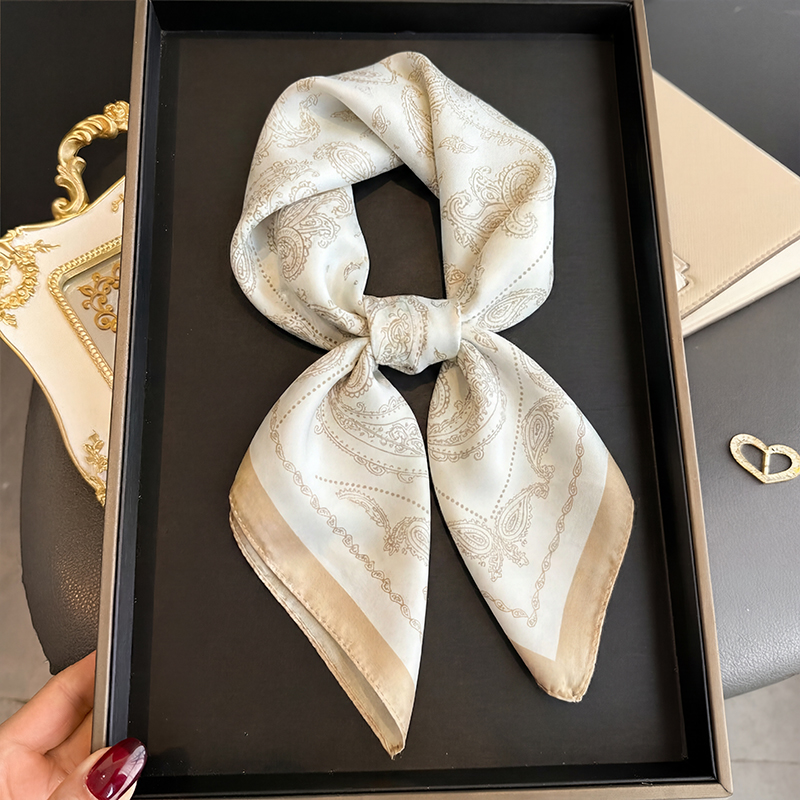 Vintage Fashion Ai - Foulard carré vintage beige à imprimé