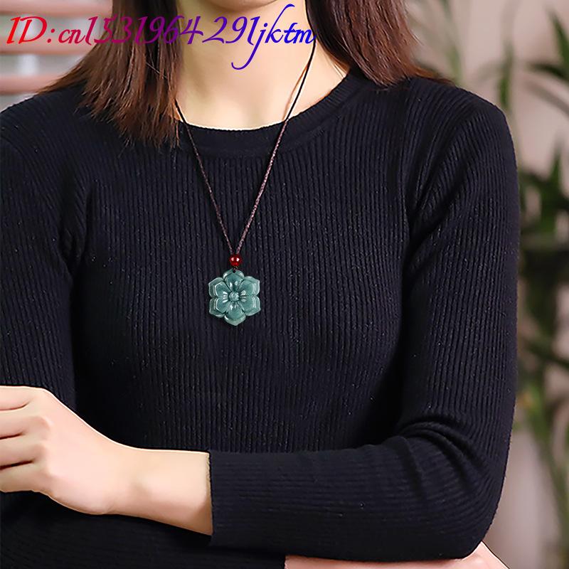 Collier pendentif fleur en jad - Vintage Fashion Luxury avis et prix