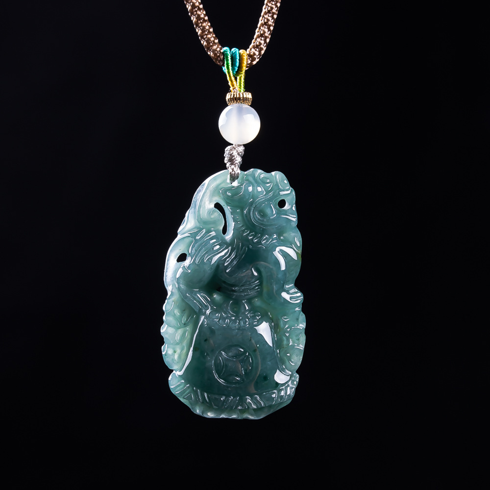 Pendentif Pixiu en jadéite bir - Vintage Fashion Designers avis et prix