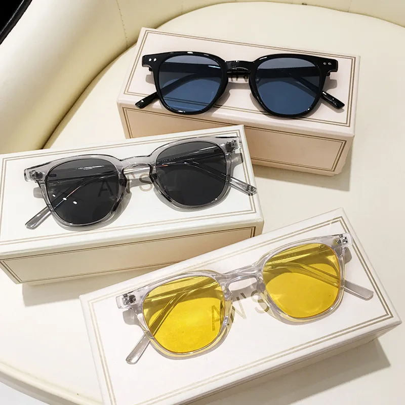 Lunettes de soleil carrées vin - Vintage Fashion Game avis et prix